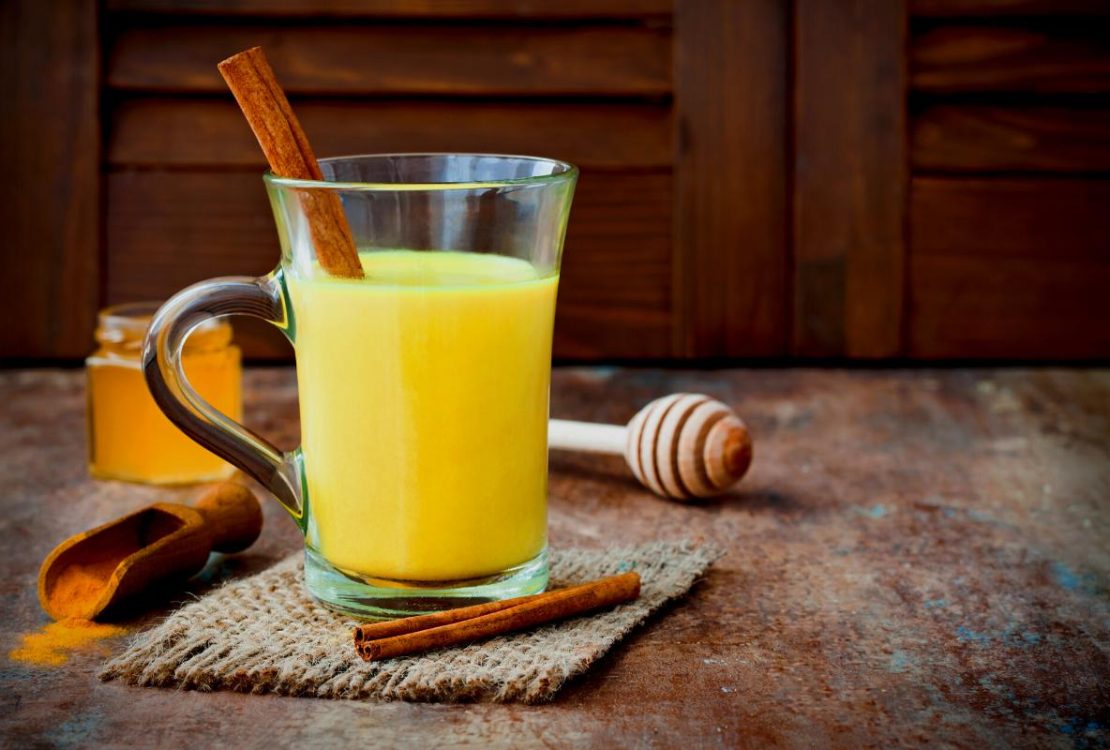 benefits of drinking milk with turmeric?